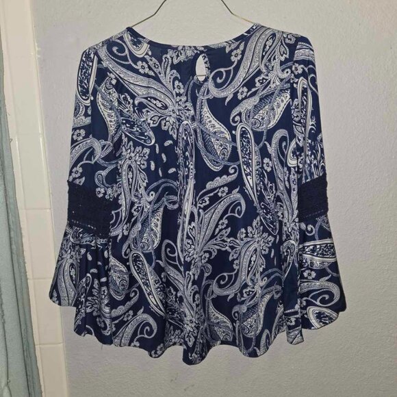 Women’s Long Sleeve Crochet Top By Roommates, Size XL, Navy Paisley Print - Picture 7 of 7